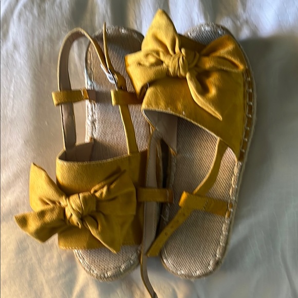 Shoes - Sunny Yellow Bow Espadrille Sandals - Size 38 (7.5)
